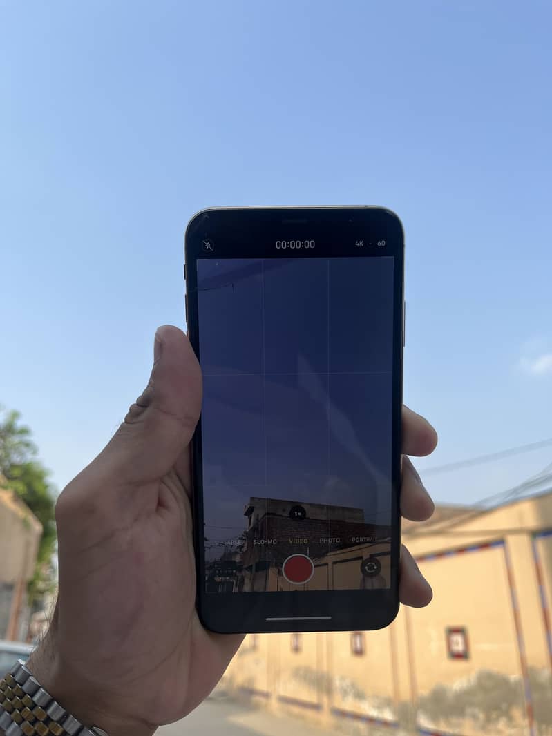 Apple iPhone XS Max 6