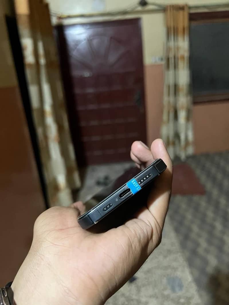 Apple iPhone 15 Pro 6