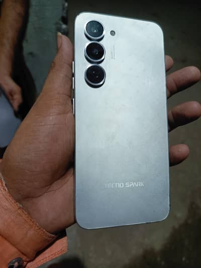 Tecno spark 40 Pro