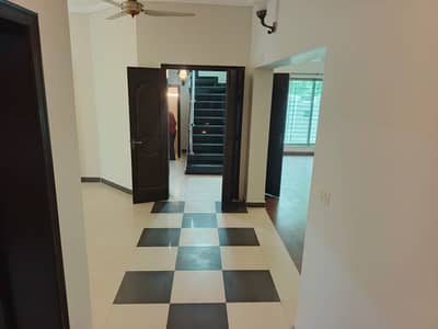 Fully Renovated 3 Beds 10 Marla Ideal Location House For Rent In Sector B Askari 11 Lahore.