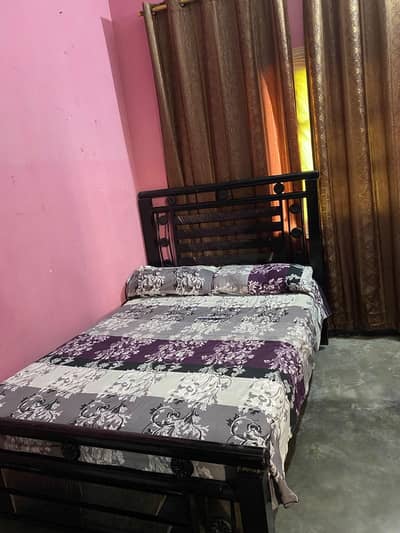 2 single beds with drawers