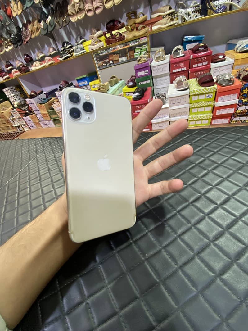 Apple iPhone 11 Pro Max 0