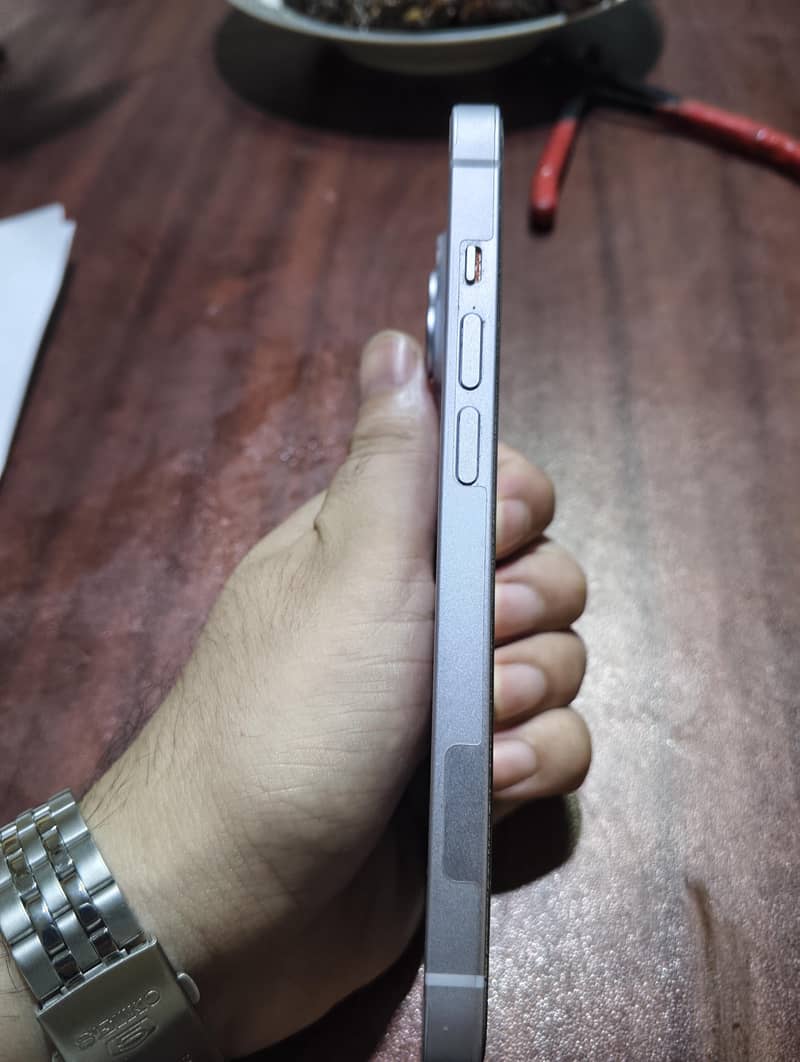 Apple iPhone 14 2