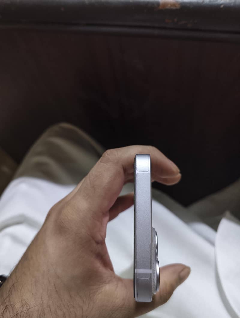 Apple iPhone 14 7