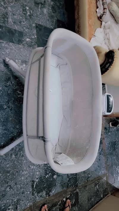 4 IN 1 MASTELA DREAM STARLIGHT BABY CRIB BASSINET SWING MUSIC – LIGHT