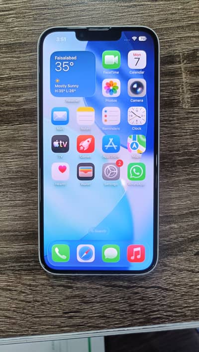 Apple iPhone 13