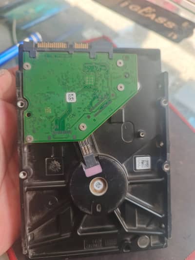 Assalamualaikum I am selling 4tb hard disk good condition good helt