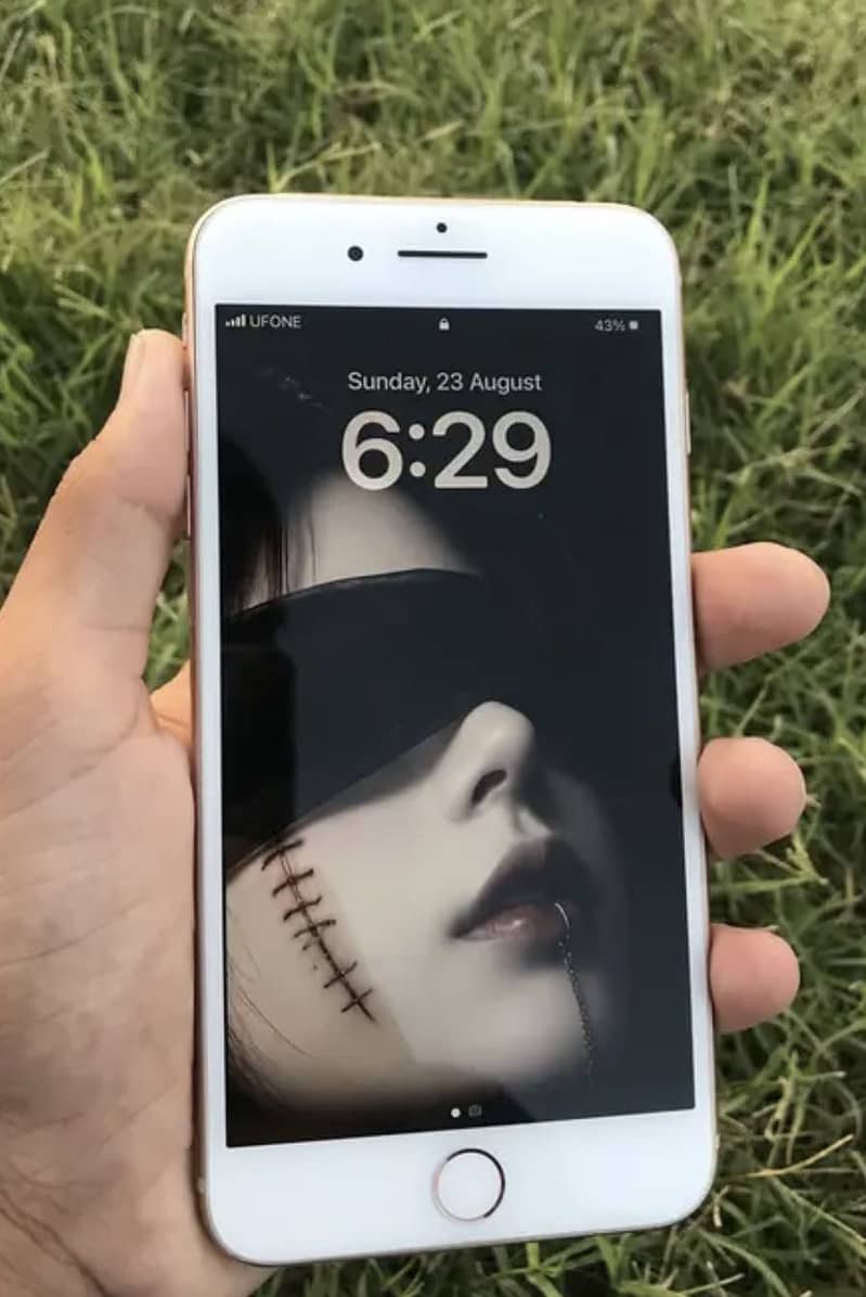 Apple iPhone 8 Plus 2