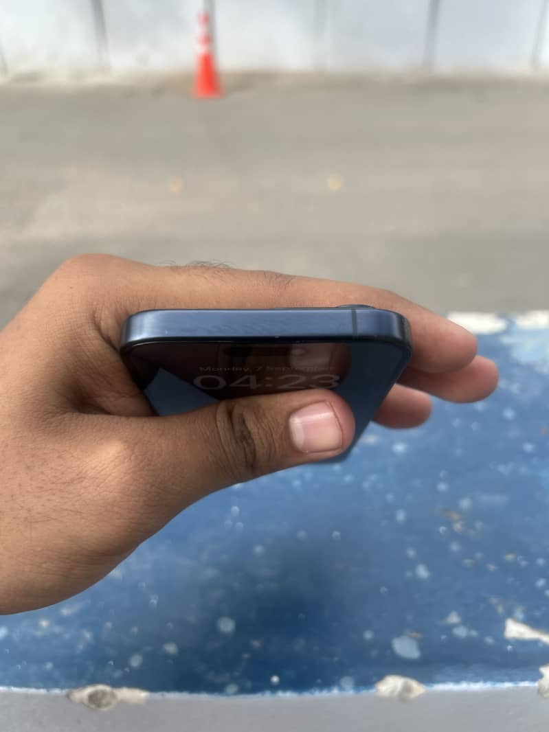 Apple iPhone 15 Pro 1