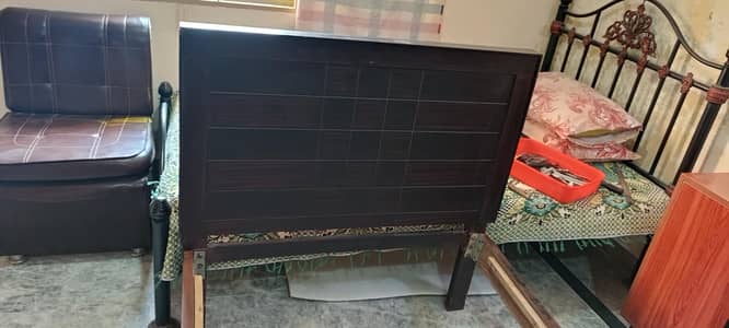 single bed available for sale