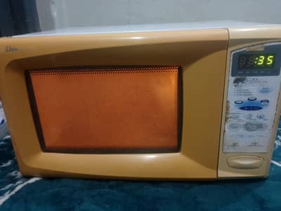 Microwave for sale in good condition