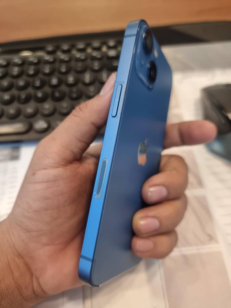 Apple iPhone 13 3