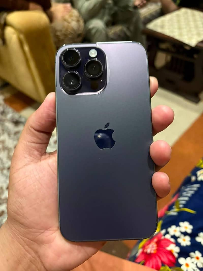 Apple iPhone 14 Pro Max 0