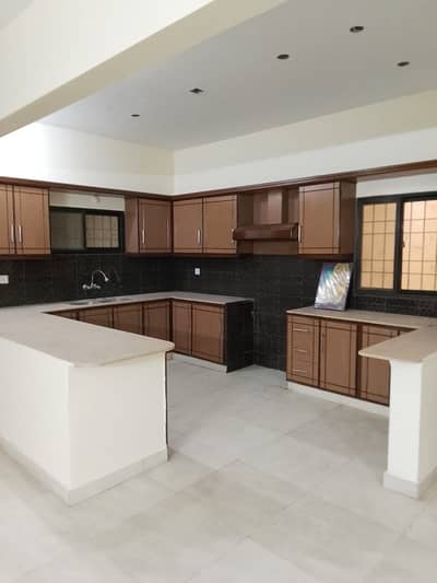 Prime Location House For Grabs In 500 Square Yards Karachi