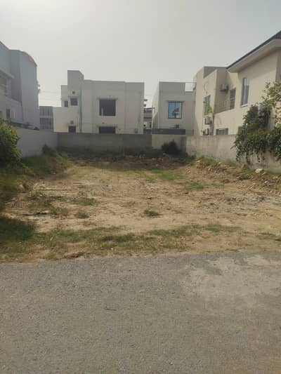 18 Marla Prime Residential Plot For Sale In Paragon City Near Airport | Ideal Investment Opportunity