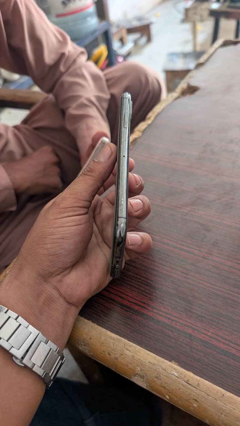 Apple iPhone X 2