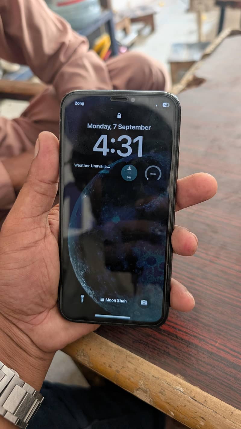 Apple iPhone X 3