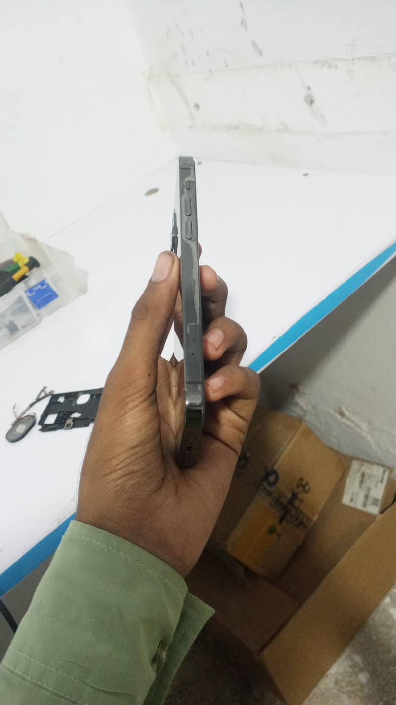 Apple iPhone 12 Pro 2