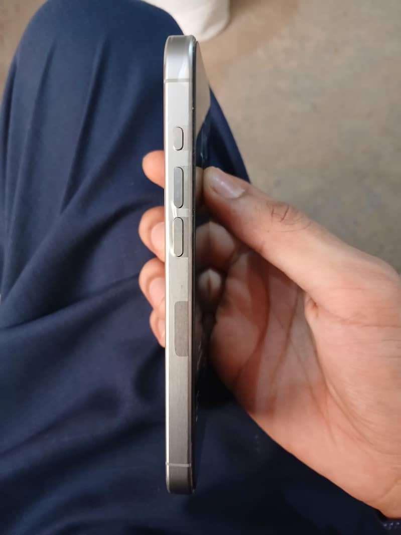 IPHONE 15 PRO 3