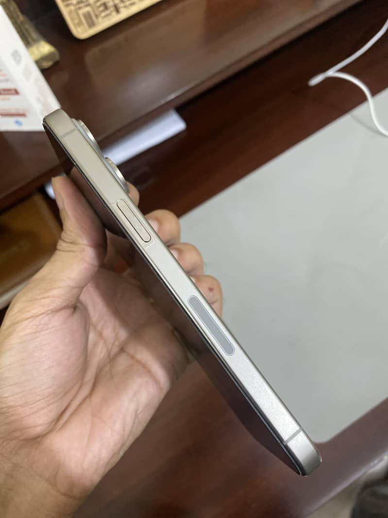 Apple iPhone 15 Pro Max 1