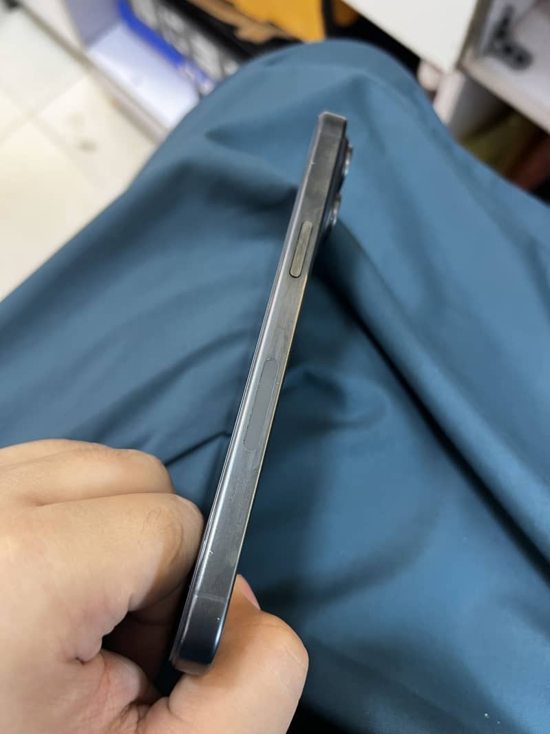 Apple iPhone 15 Pro Max 5