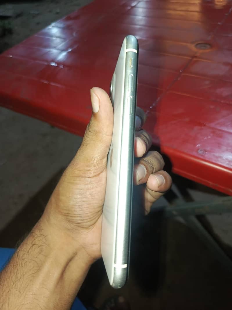 Apple iPhone 11 2