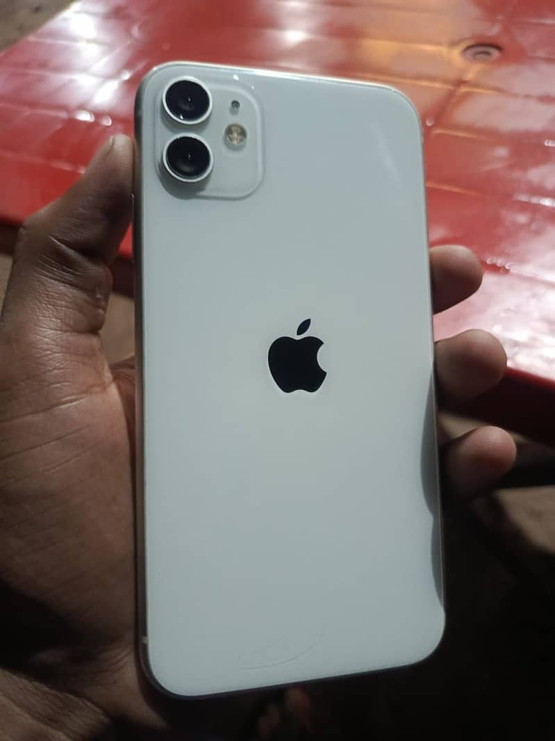 Apple iPhone 11 3