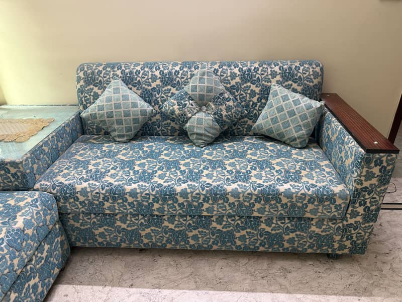 L-Shape / Corner Sofa Set with Side Table – Excellent Condition 1