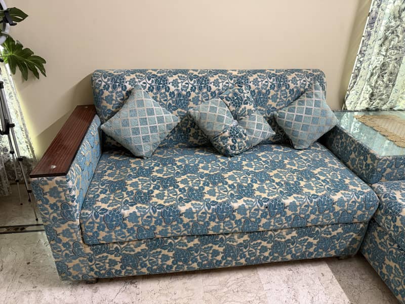 L-Shape / Corner Sofa Set with Side Table – Excellent Condition 2