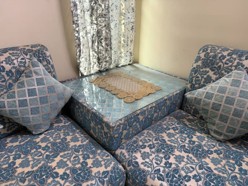 L-Shape / Corner Sofa Set with Side Table – Excellent Condition 3