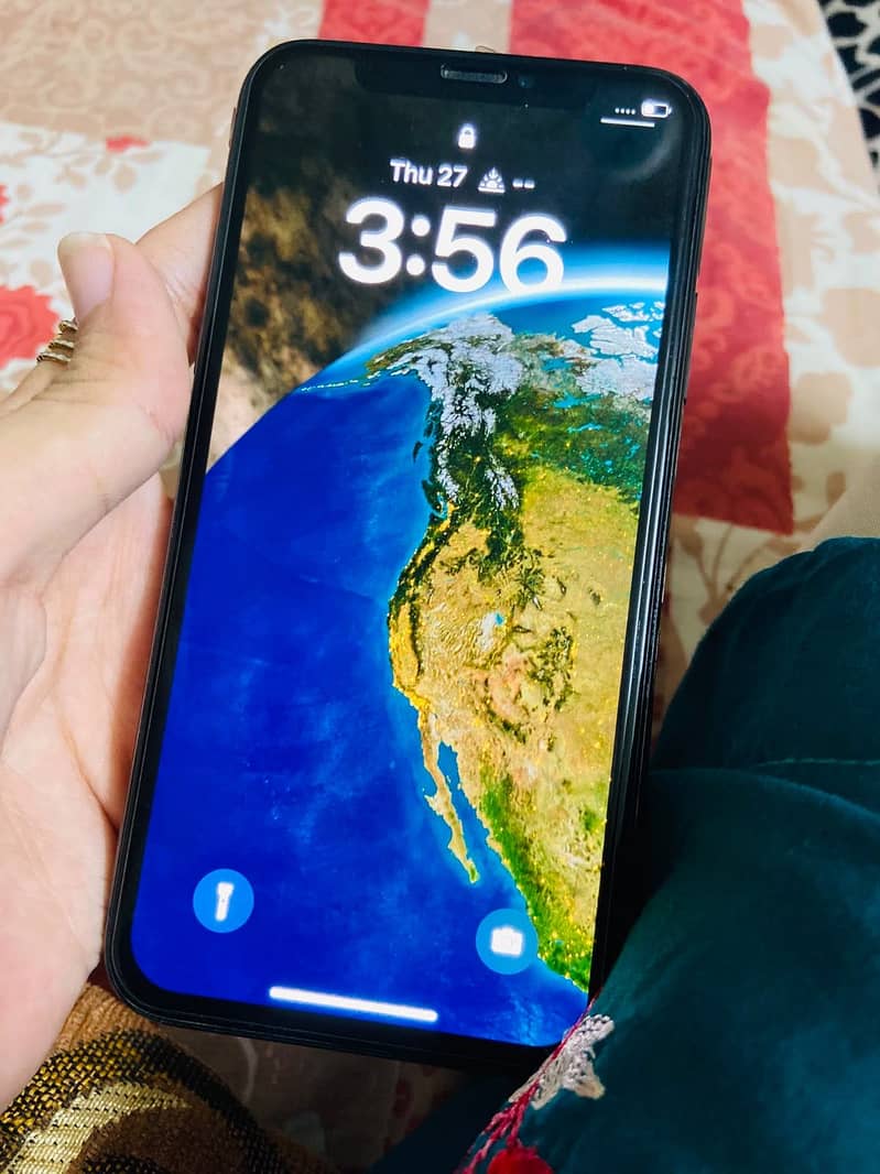 Apple iPhone X 3