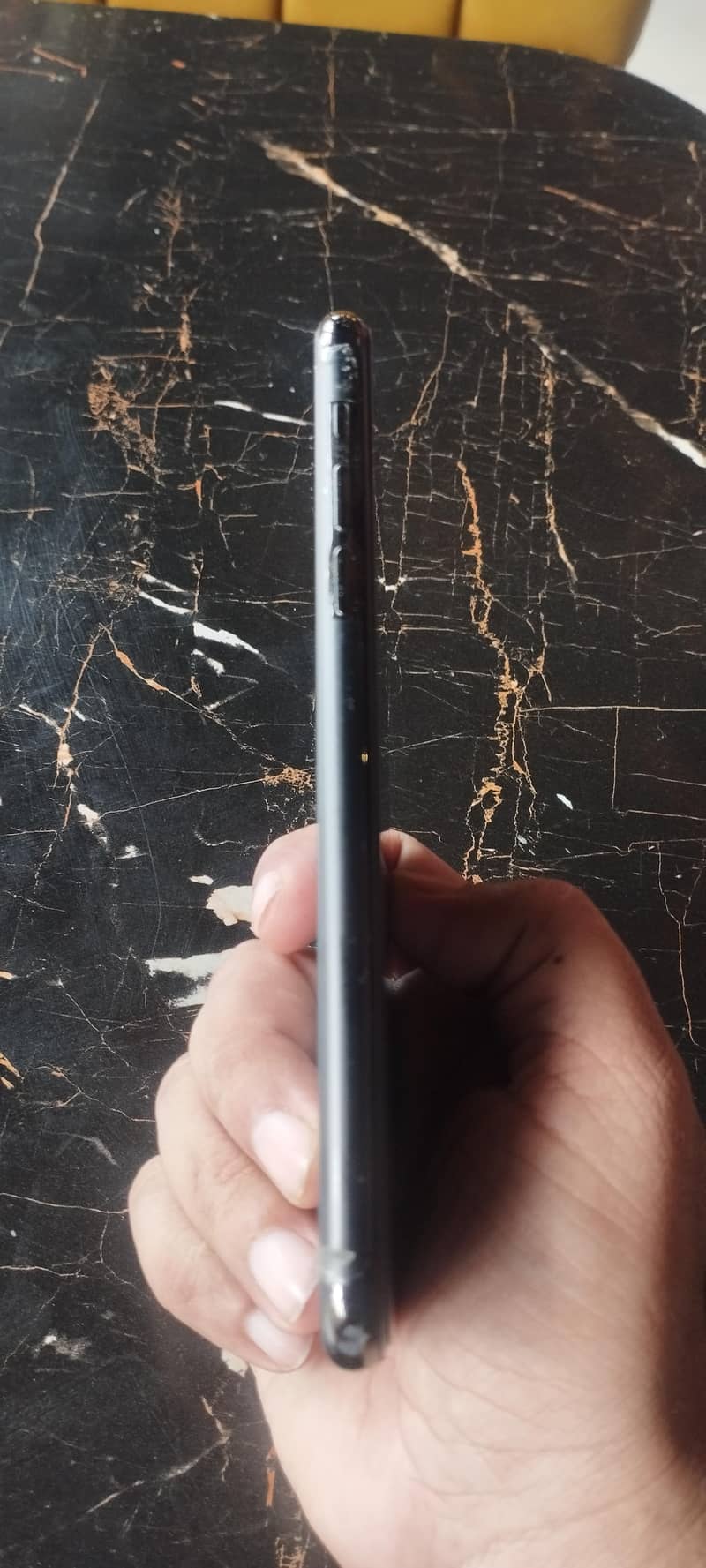 Apple iPhone 11 Pro Max 3