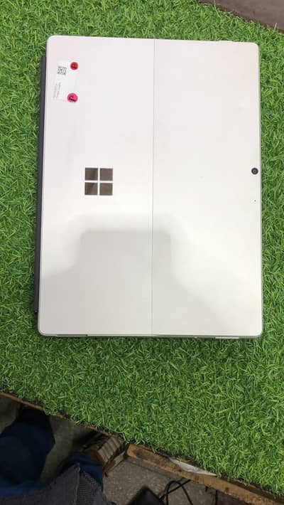 Surface pro 8