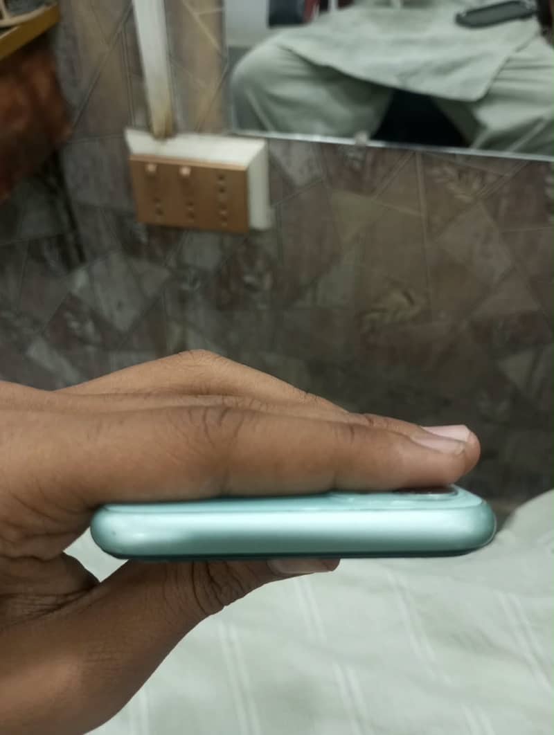 Apple iPhone 11 2
