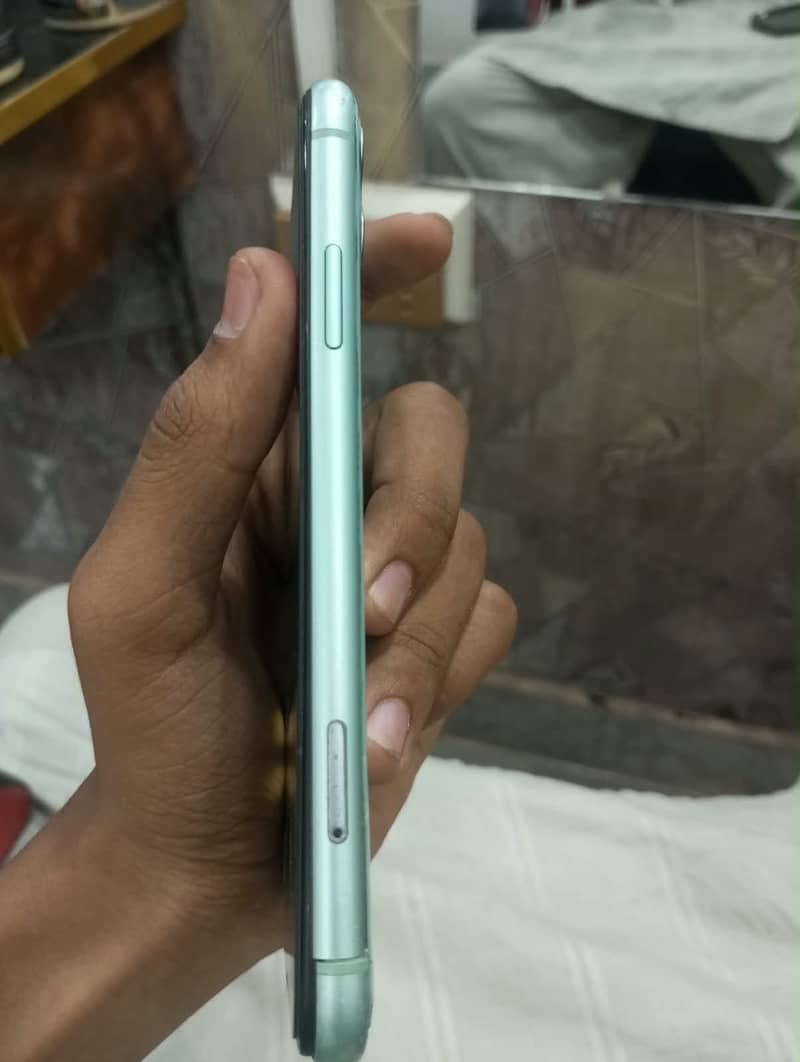 Apple iPhone 11 5