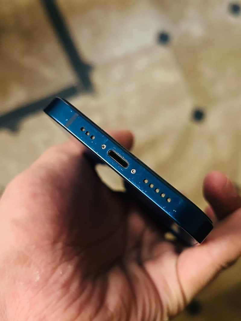 Apple iPhone 12 3