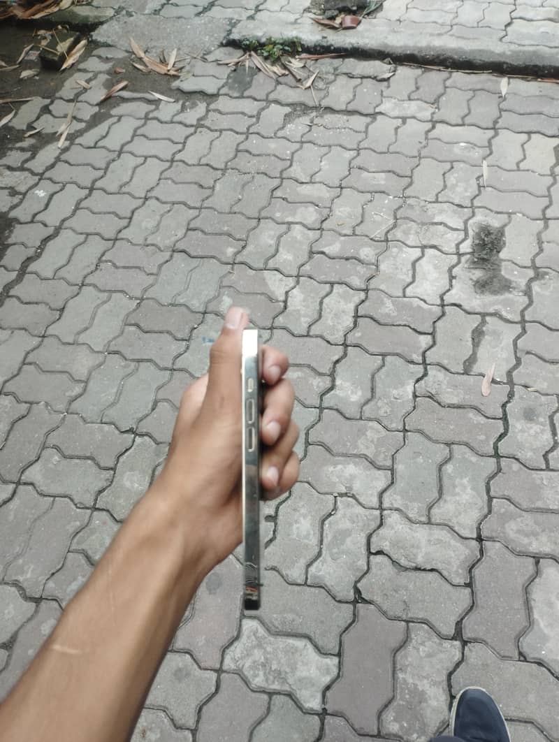 Apple iPhone 14 Pro 2