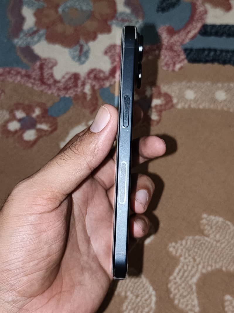Apple iPhone 15 16