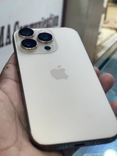 iPhone 16 Pro