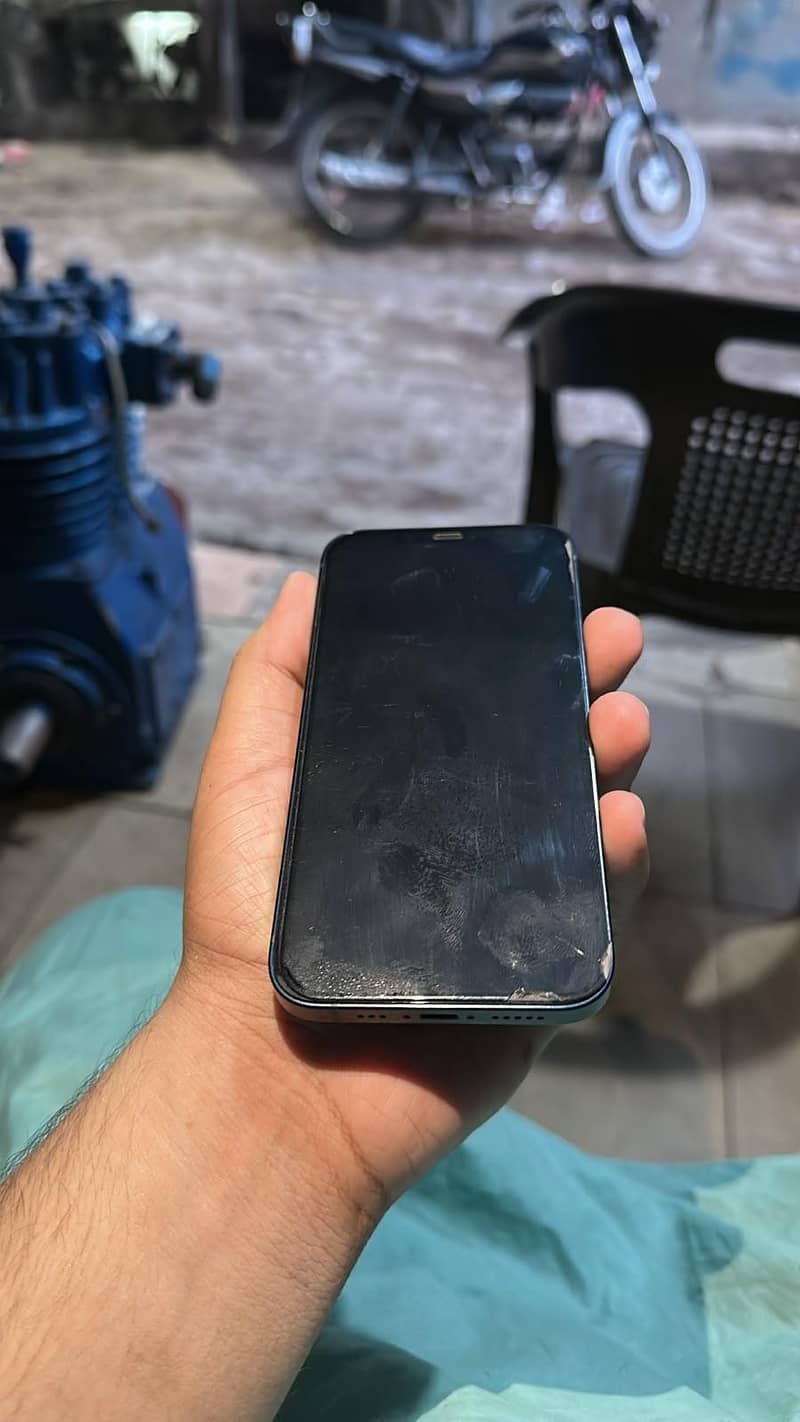 Apple iPhone 12 1