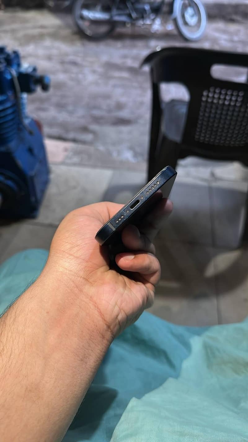 Apple iPhone 12 5