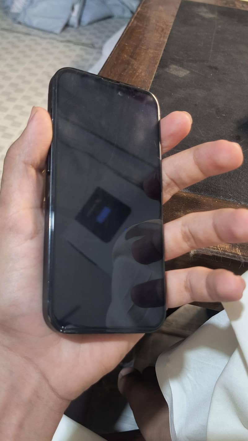 Apple iPhone 14 Pro 2