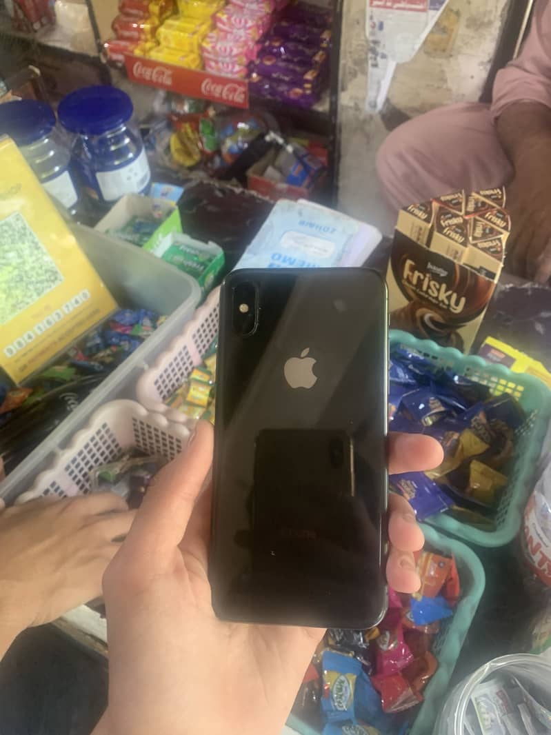 Apple iPhone X used 1