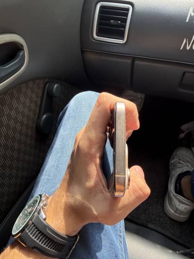 Apple iPhone 16 Pro Max JV