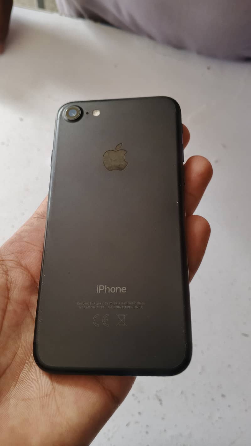 Apple iPhone 7 2