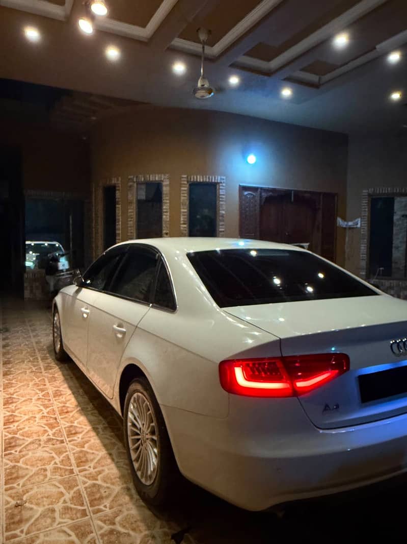 Audi A4 2012 1