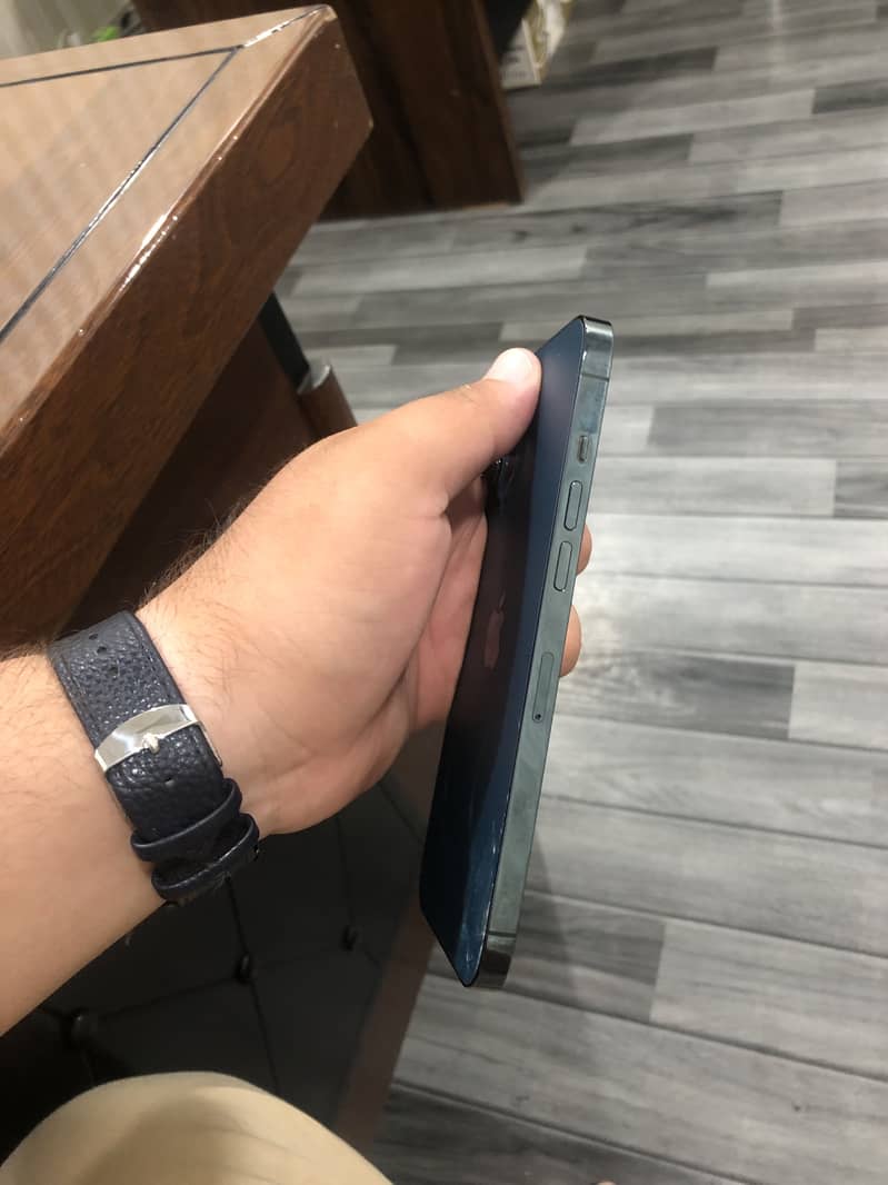 Apple iPhone 12 Pro Max 2