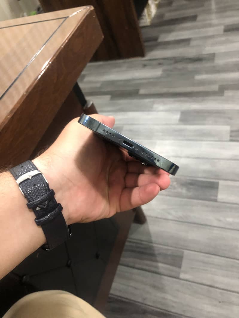Apple iPhone 12 Pro Max 3