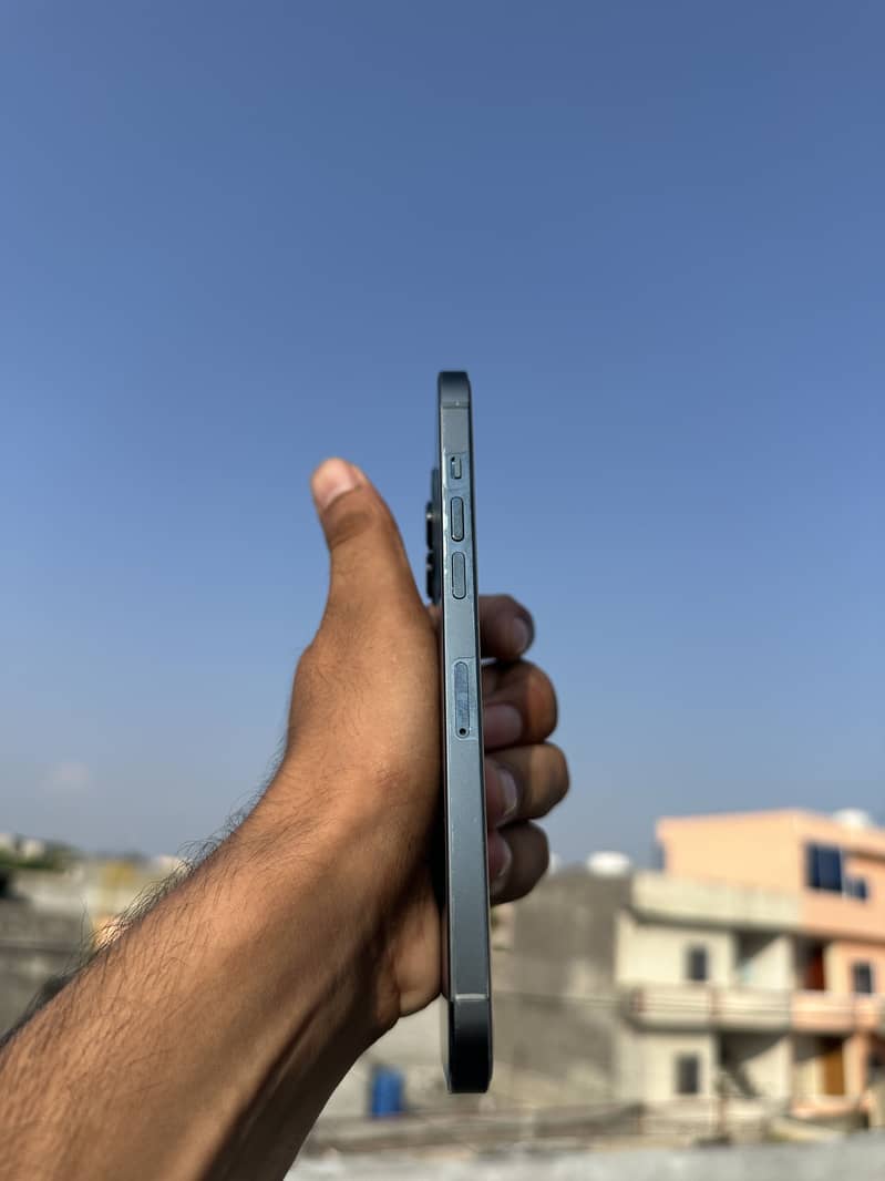 Apple iPhone 12 Pro Max 4
