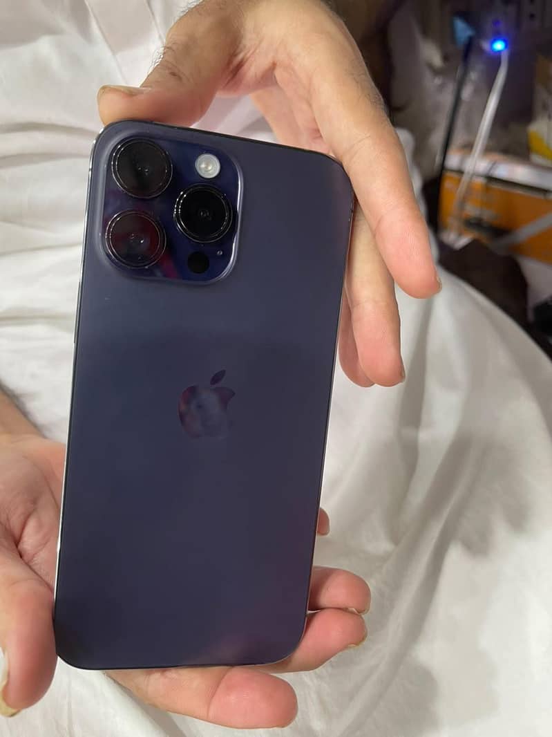Apple iPhone 14 Pro Max 0
